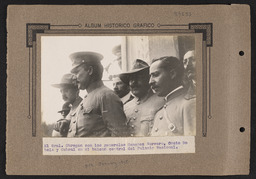 El Gral. Obregón con los generales Sánchez Navarro, Cosio Robelo y Cabral en el balcón central del Palacio Nacional.